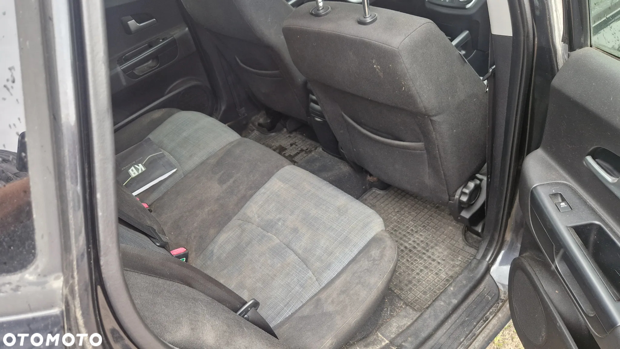 Kia Ceed 1.6 CRDi 128 Dream Team Edition - 10