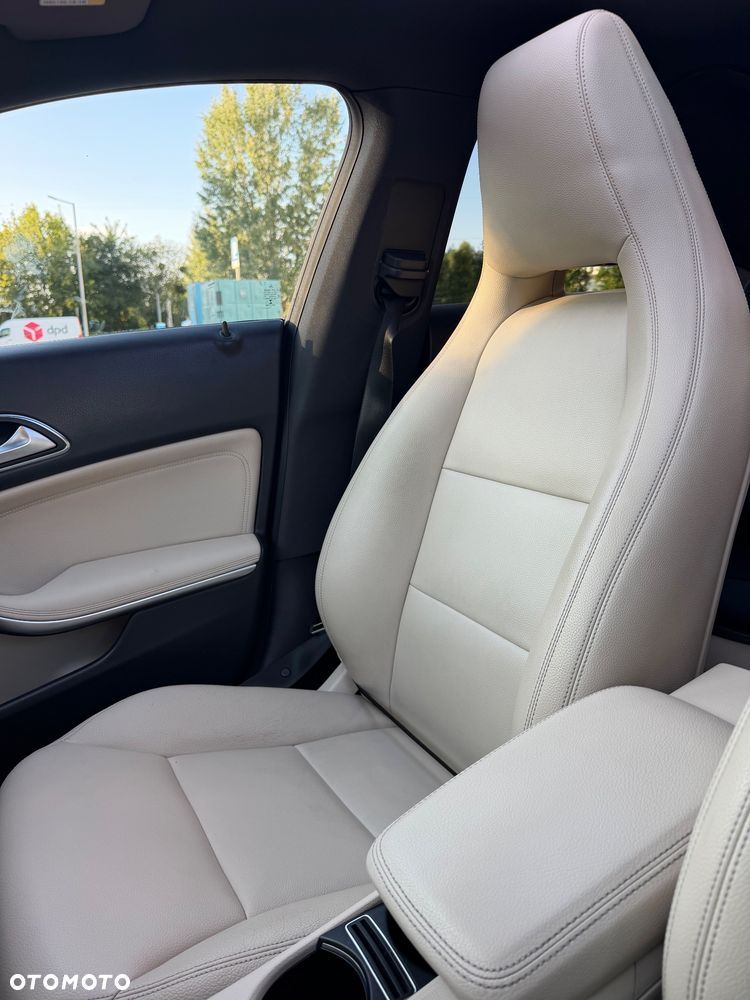 Mercedes-Benz CLA 250 Sport 7G-DCT - 11