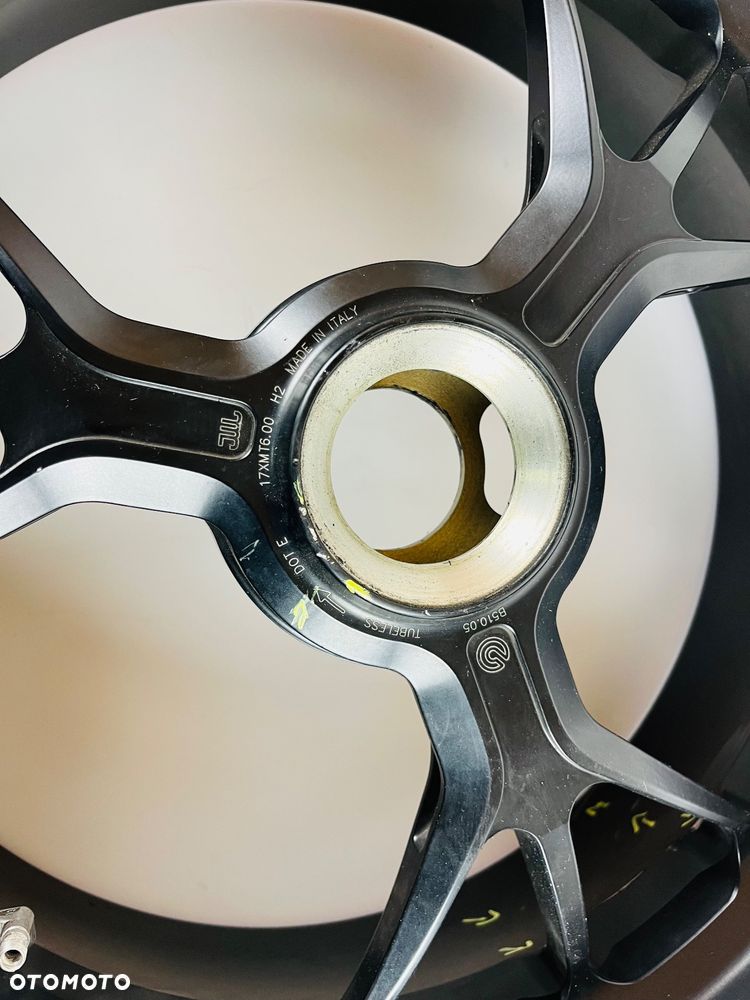 Ducati Panigale Streetfighter V4 S od 19 MARCHESINI felga obręcz koło tył prosta - 4