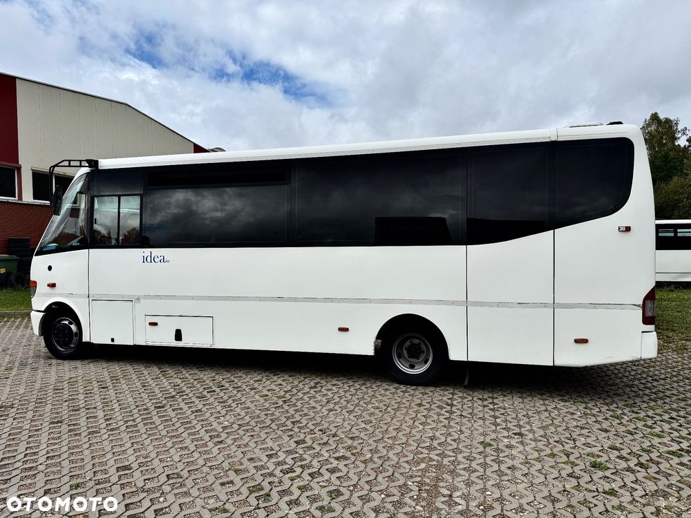 Mercedes-Benz Mediano 32+7 - 16