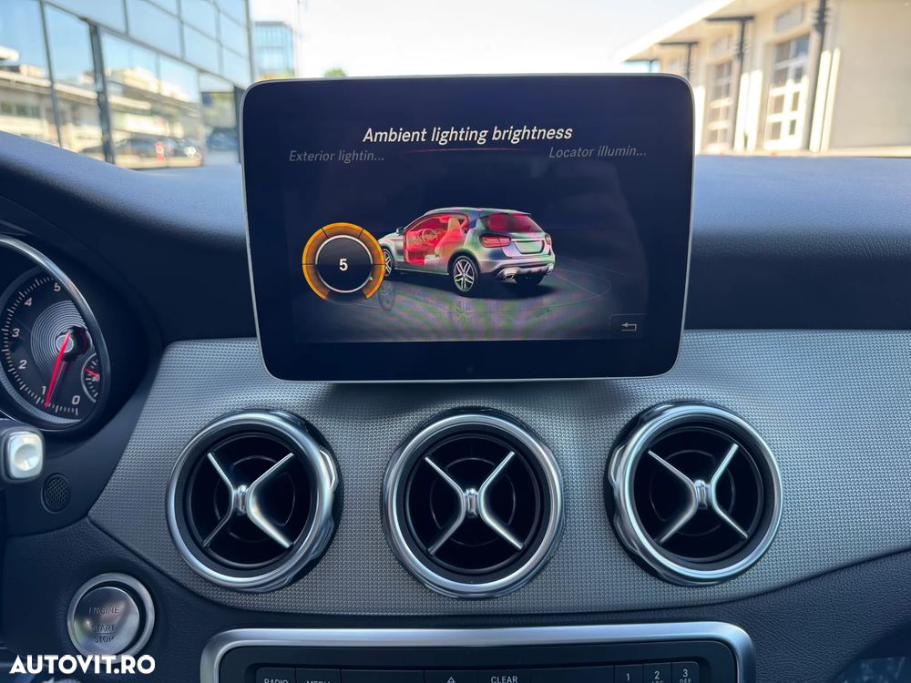Mercedes-Benz GLA 180 7G-DCT UrbanStyle Edition - 21