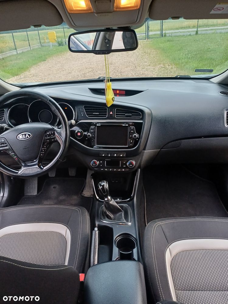 Kia Ceed 1.6 GDI Business Line - 12