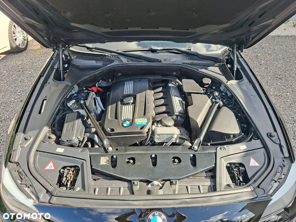 BMW Seria 5 528i - 22