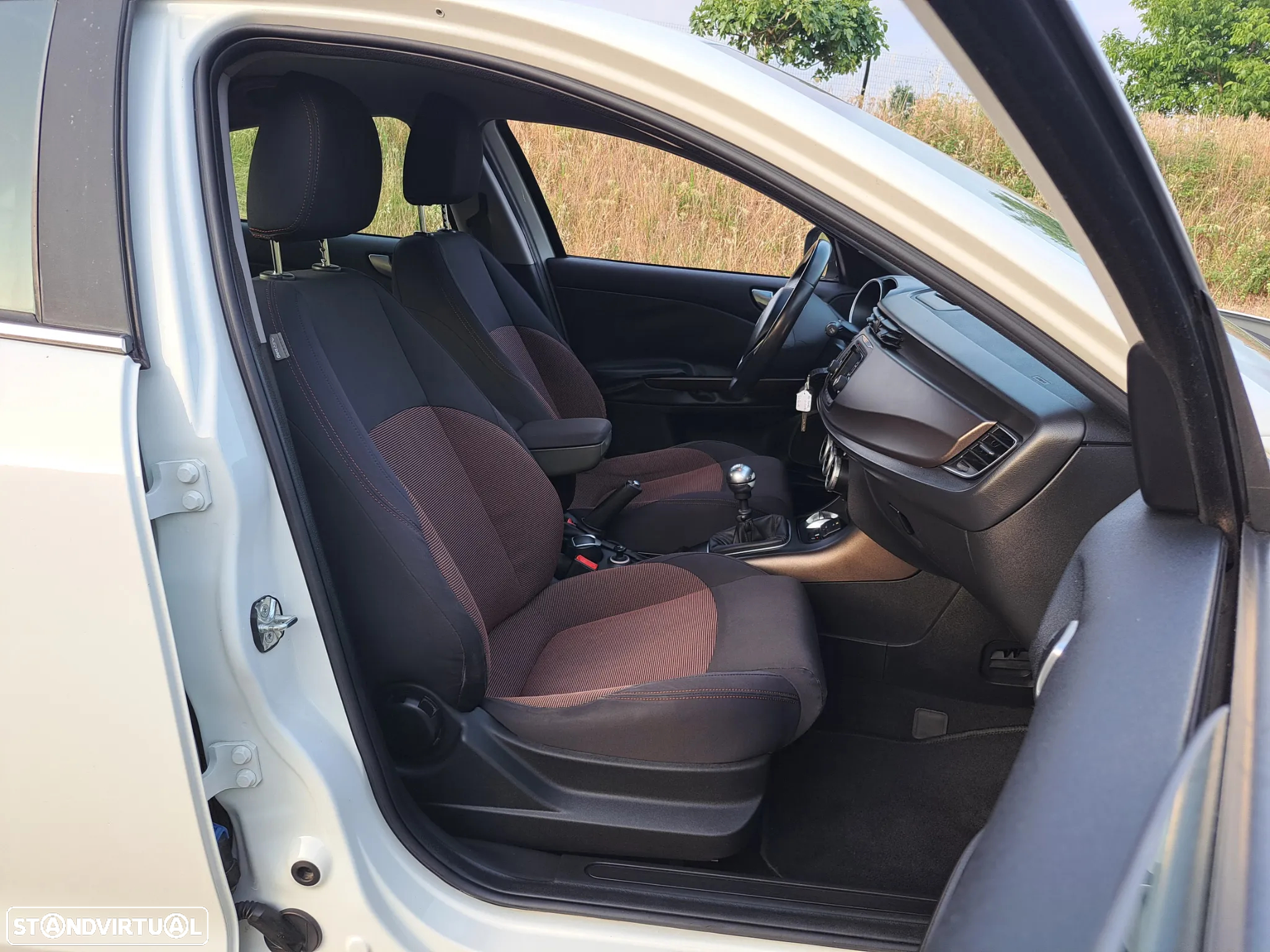 Alfa Romeo Giulietta 1.6 JTDm Exclusive - 12