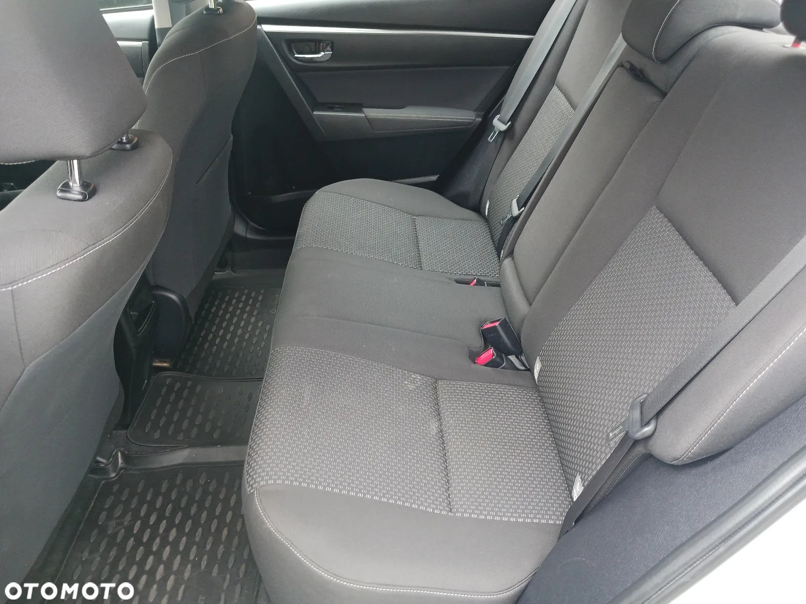 Toyota Corolla - 19