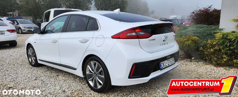 Hyundai IONIQ - 4