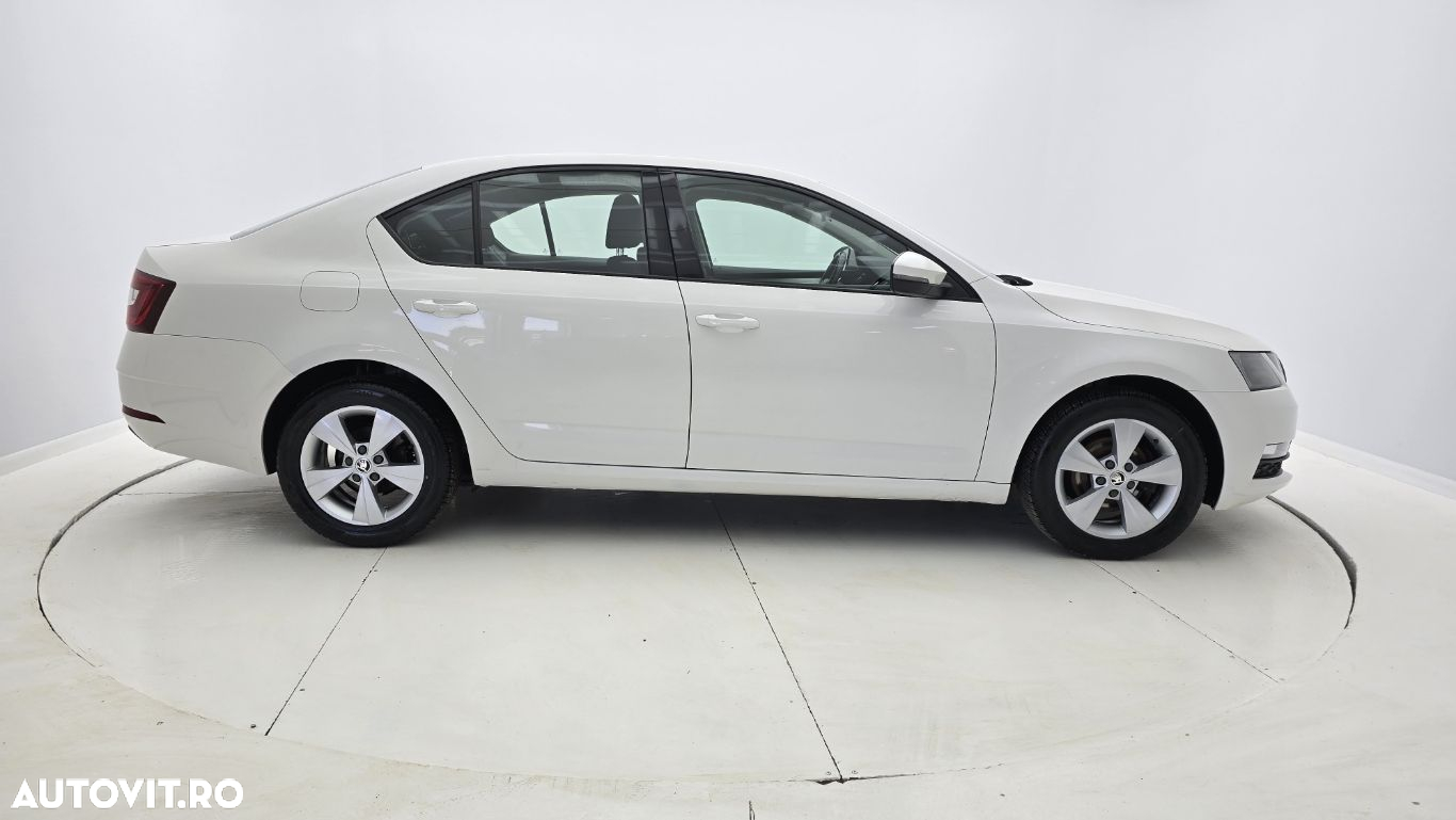 Skoda Octavia - 5
