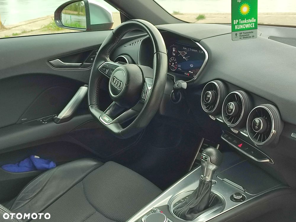 Audi TT Coupé - 11