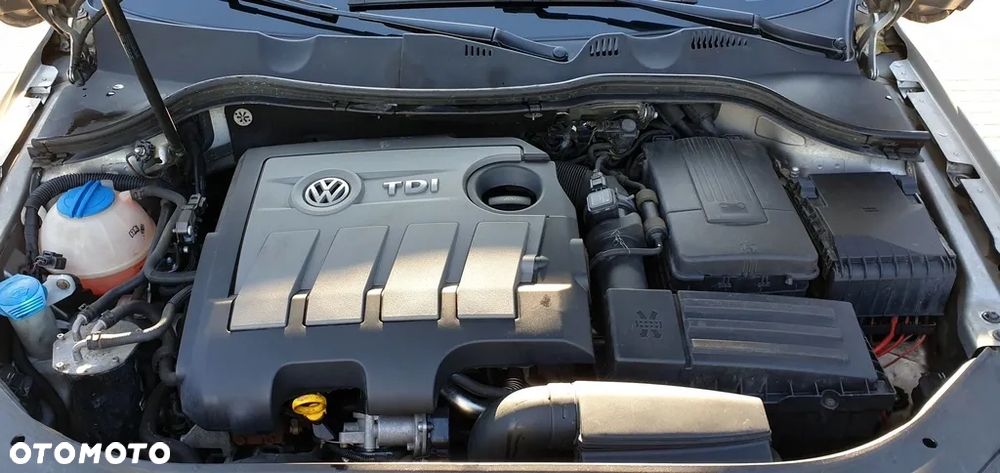 Volkswagen Passat - 8