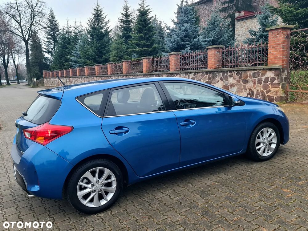 Toyota Auris 2.0 D-4D Executive - 11