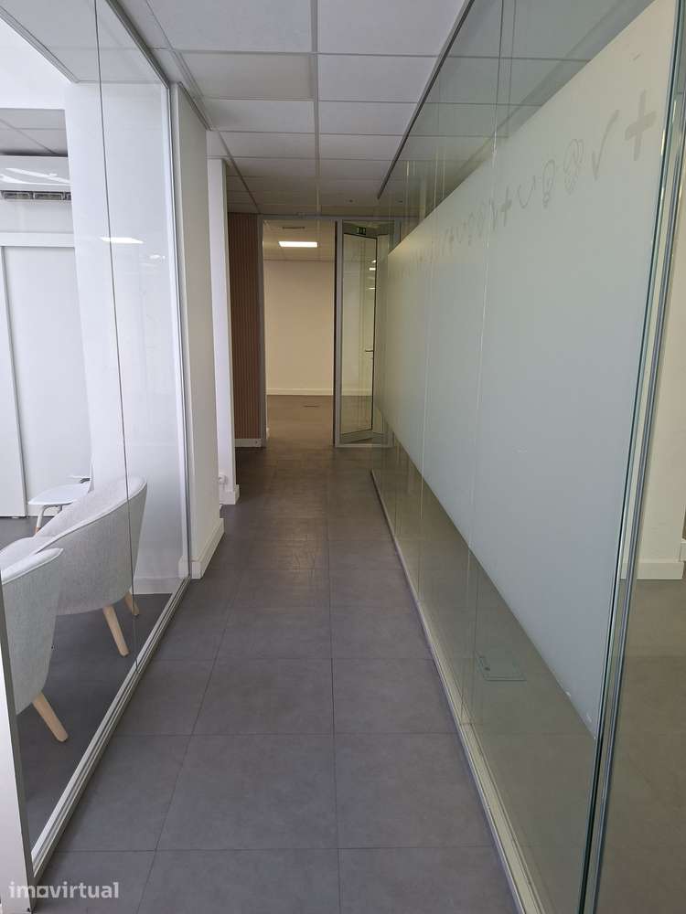 Loja, 320 m², São Domingos de Benfica - Grande imagem: 4/12
