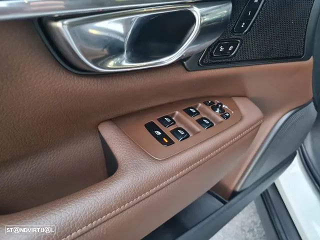 Volvo V90 Cross Country 2.0 D5 Pro AWD Geartronic - 27