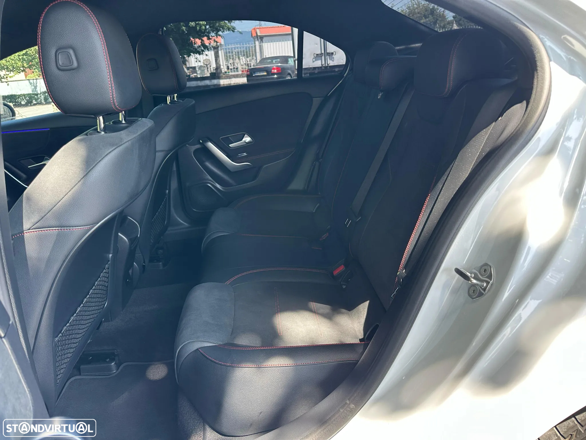 Mercedes-Benz A 250 Limousine e AMG Line - 27
