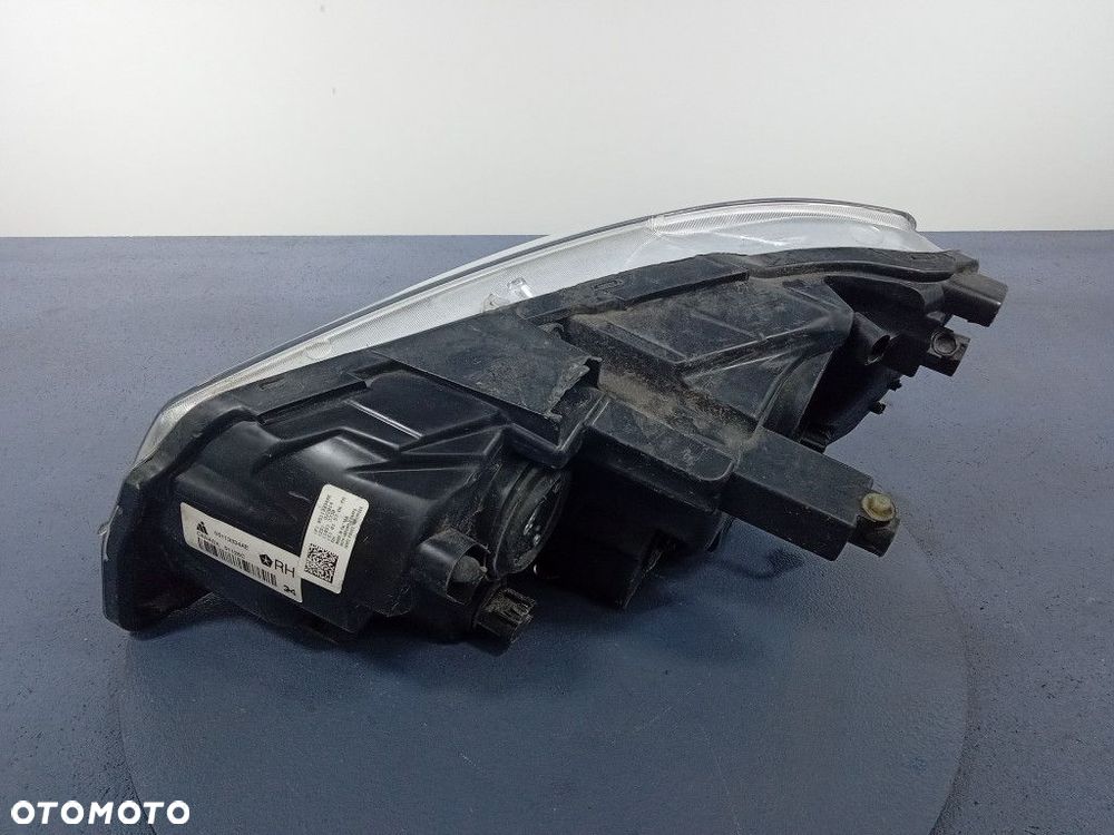 VOYAGER V 07- REFLEKTOR PRAWY XENON 05113334AE - 5