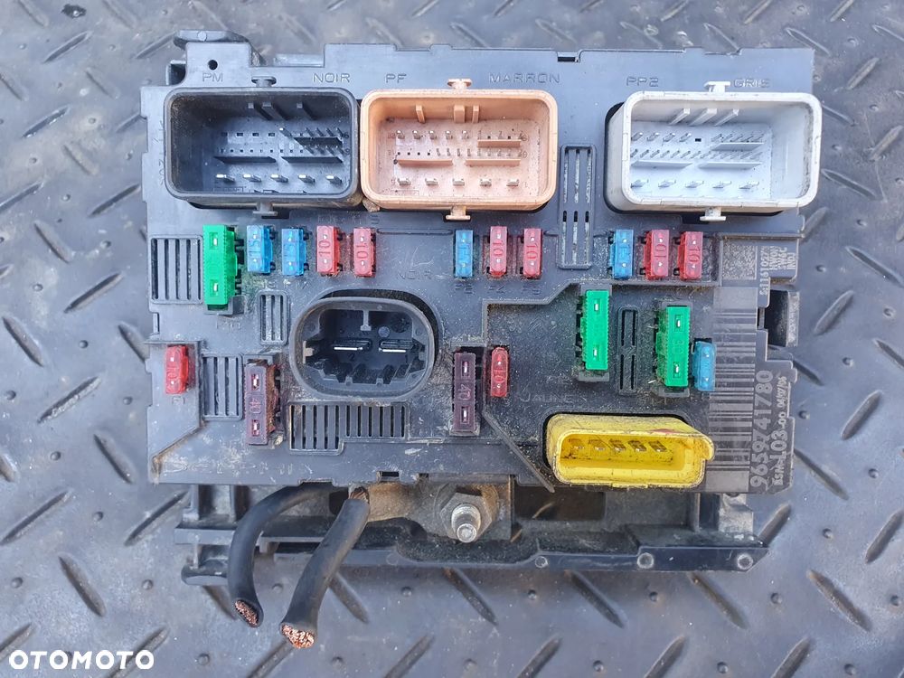 PEUGEOT CITROEN C2 C3 SKRZYNKA BEZPIECZNIKÓW MODUŁ BSM 9659741780 - 1