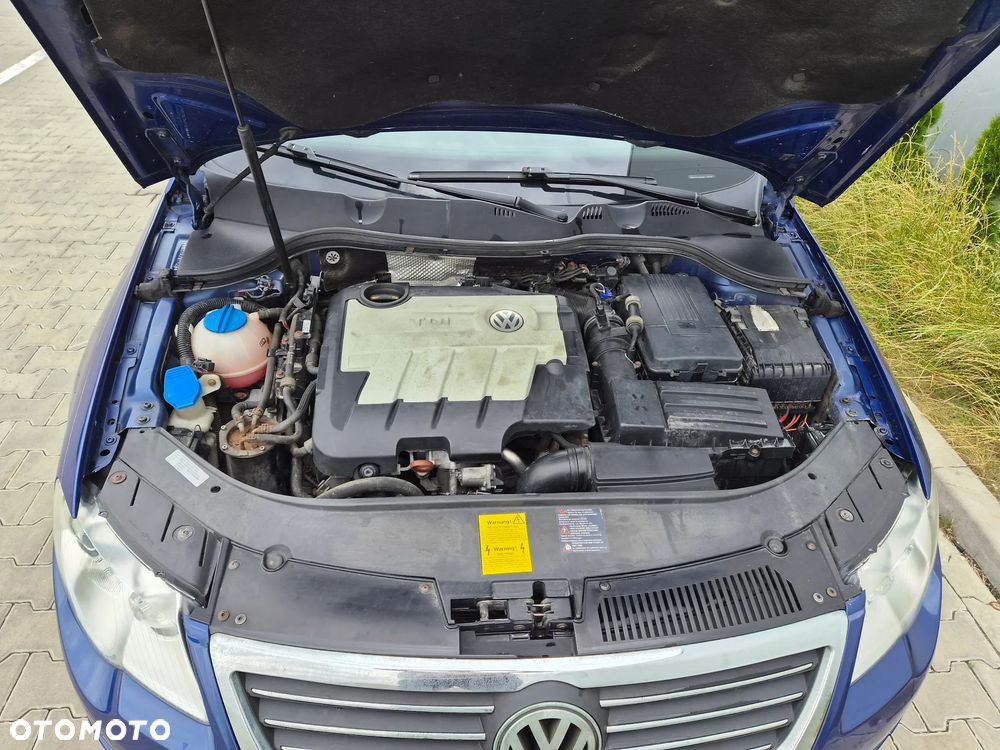 Volkswagen Passat 2.0 TDI DPF BlueMot Highline - 10