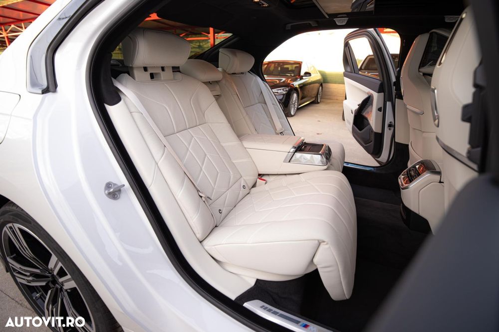BMW Seria 7 - 12