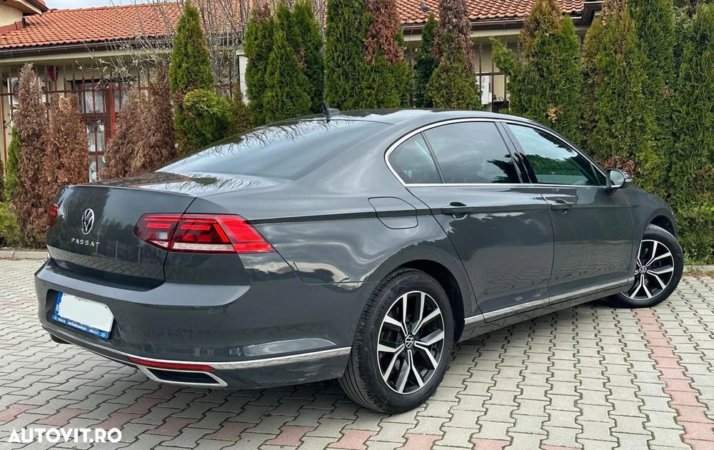 Volkswagen Passat 2.0 TDI DSG Highline - 37