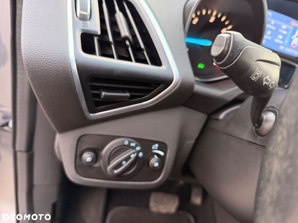 Ford Kuga 2.0 TDCi 4x4 Titanium - 16