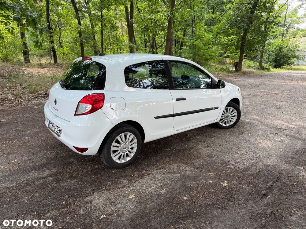 Renault Clio 1.2 16V Expression - 5