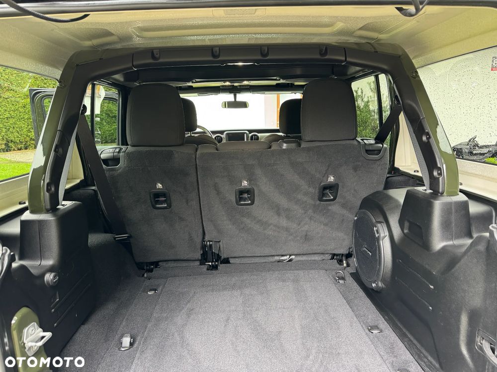 Jeep Wrangler - 19