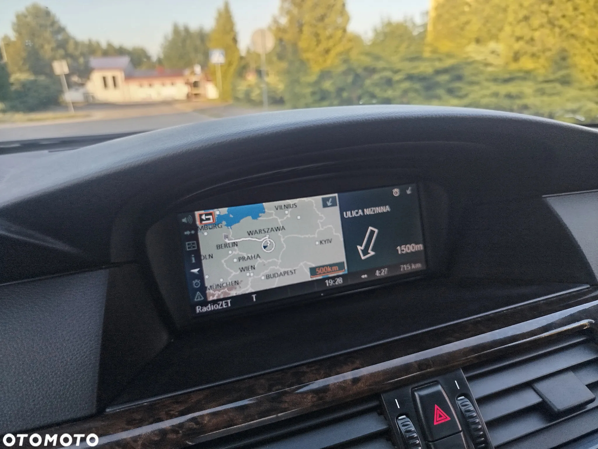 BMW Seria 5 520i - 24