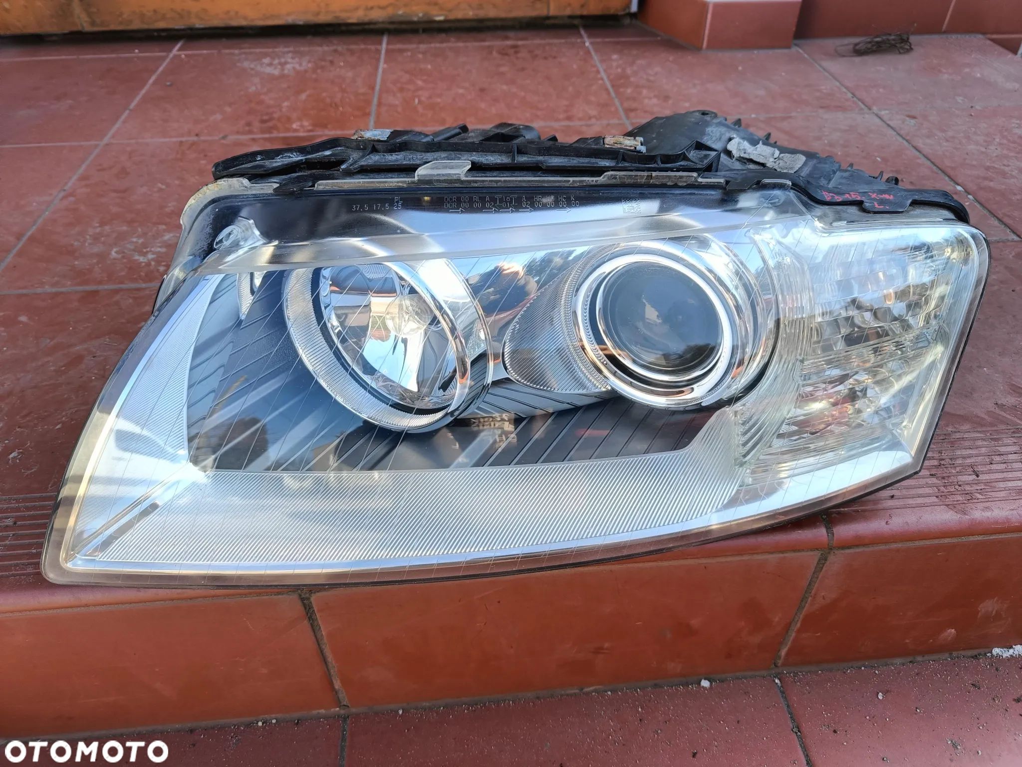 AUDI A8 D3 LIFT LAMPA PRZEDNIA PRZÓD XENON NIE SKRĘTNY LEWA - 1