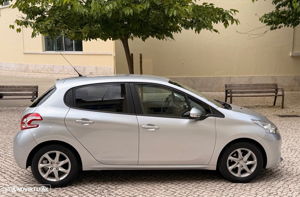 Peugeot 208 1.2 VTi Allure - 7