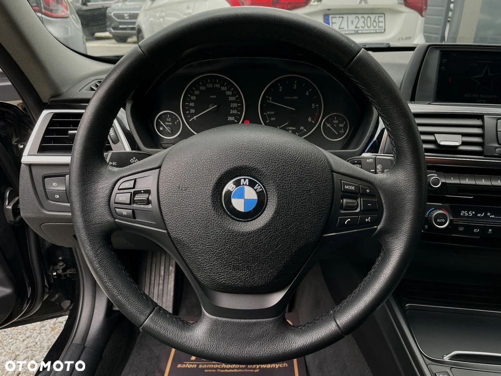 BMW Seria 3 320d Touring Advantage - 21