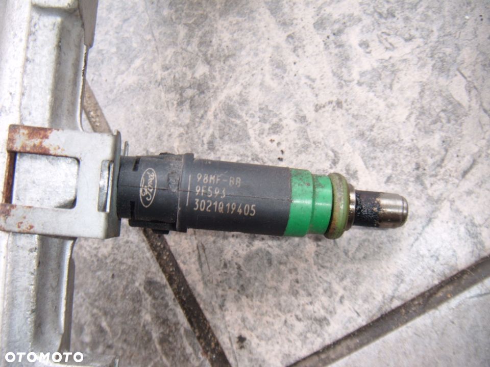 ford fusion  03r 1.4 16v  listwa wtryskowa kompletna - 2