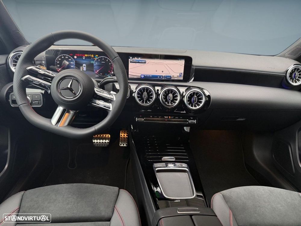 Mercedes-Benz A 200 - 13