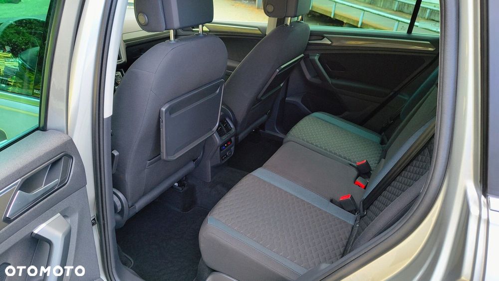 Volkswagen Tiguan - 12