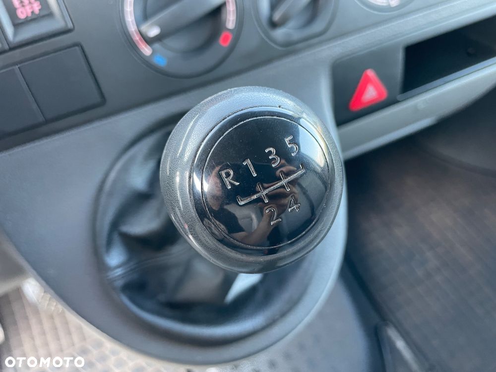 Volkswagen Transporter - 13