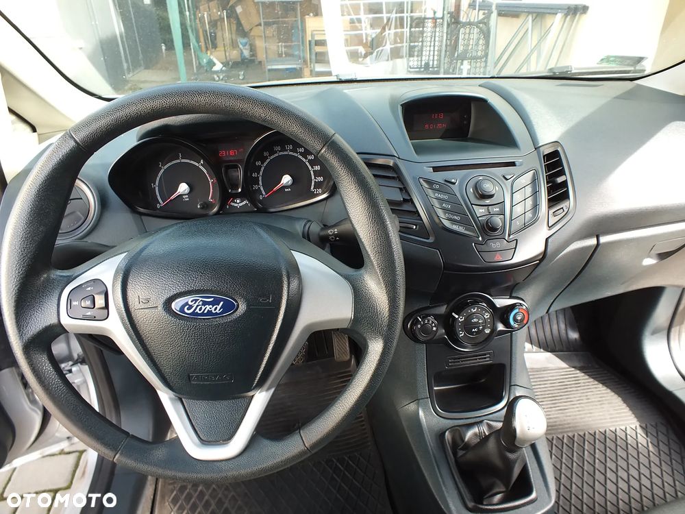 Ford Fiesta - 12