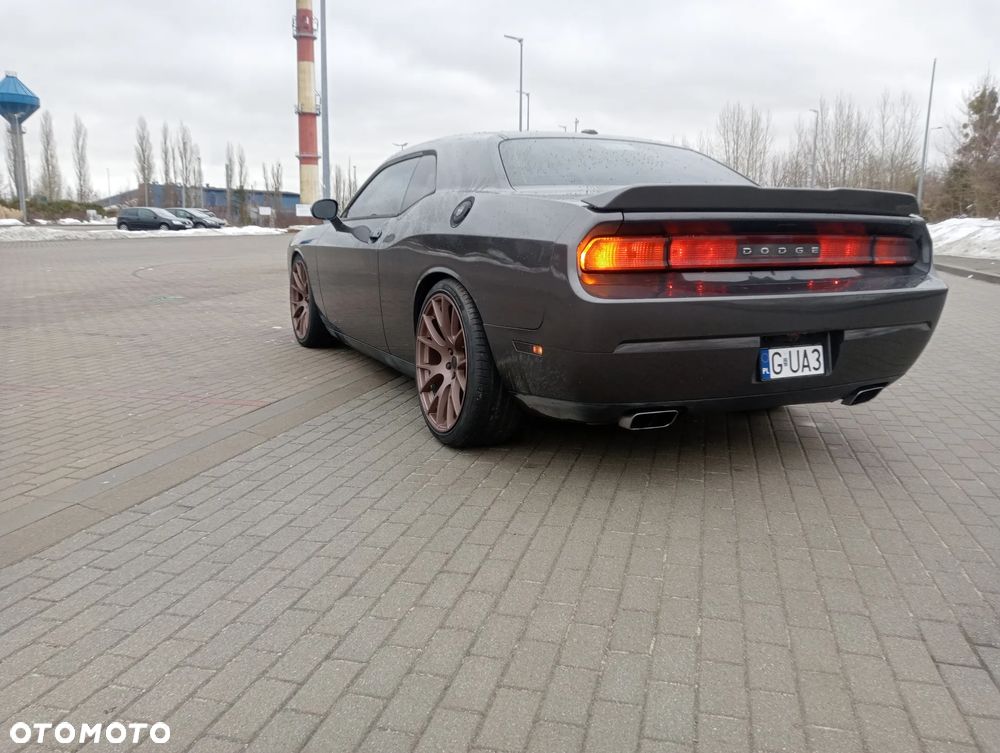 Dodge Challenger - 15