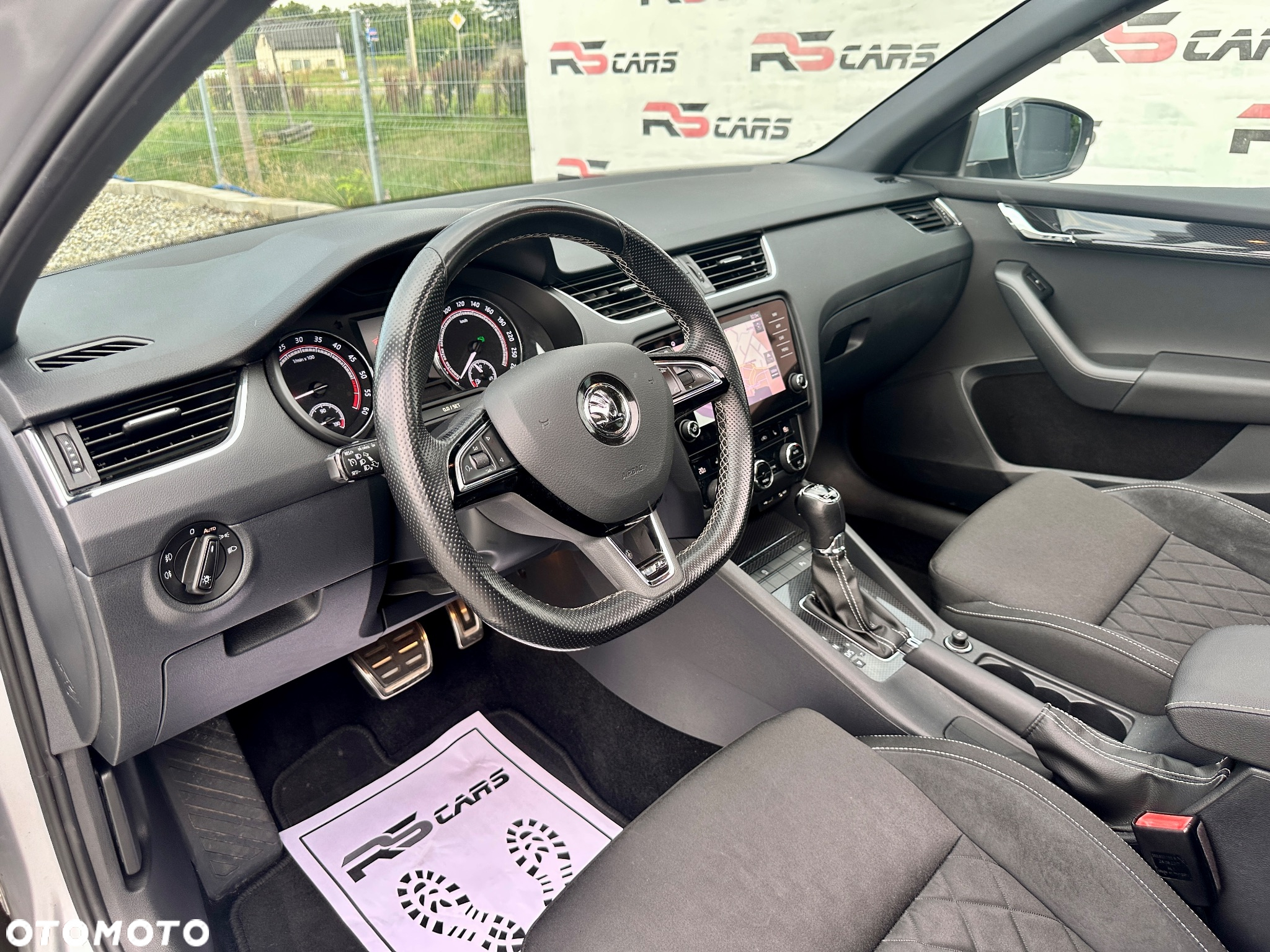 Skoda Octavia Combi 2.0 TDI DSG RS - 25