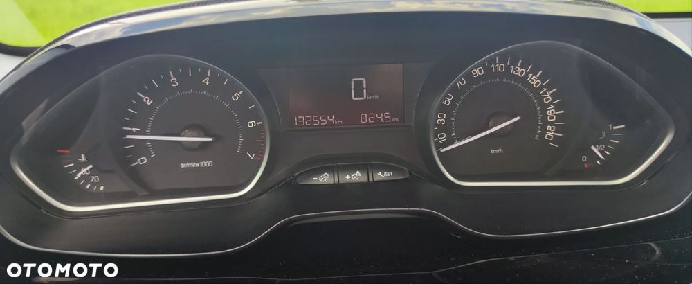 Peugeot 208 1.2 VTi Style - 18