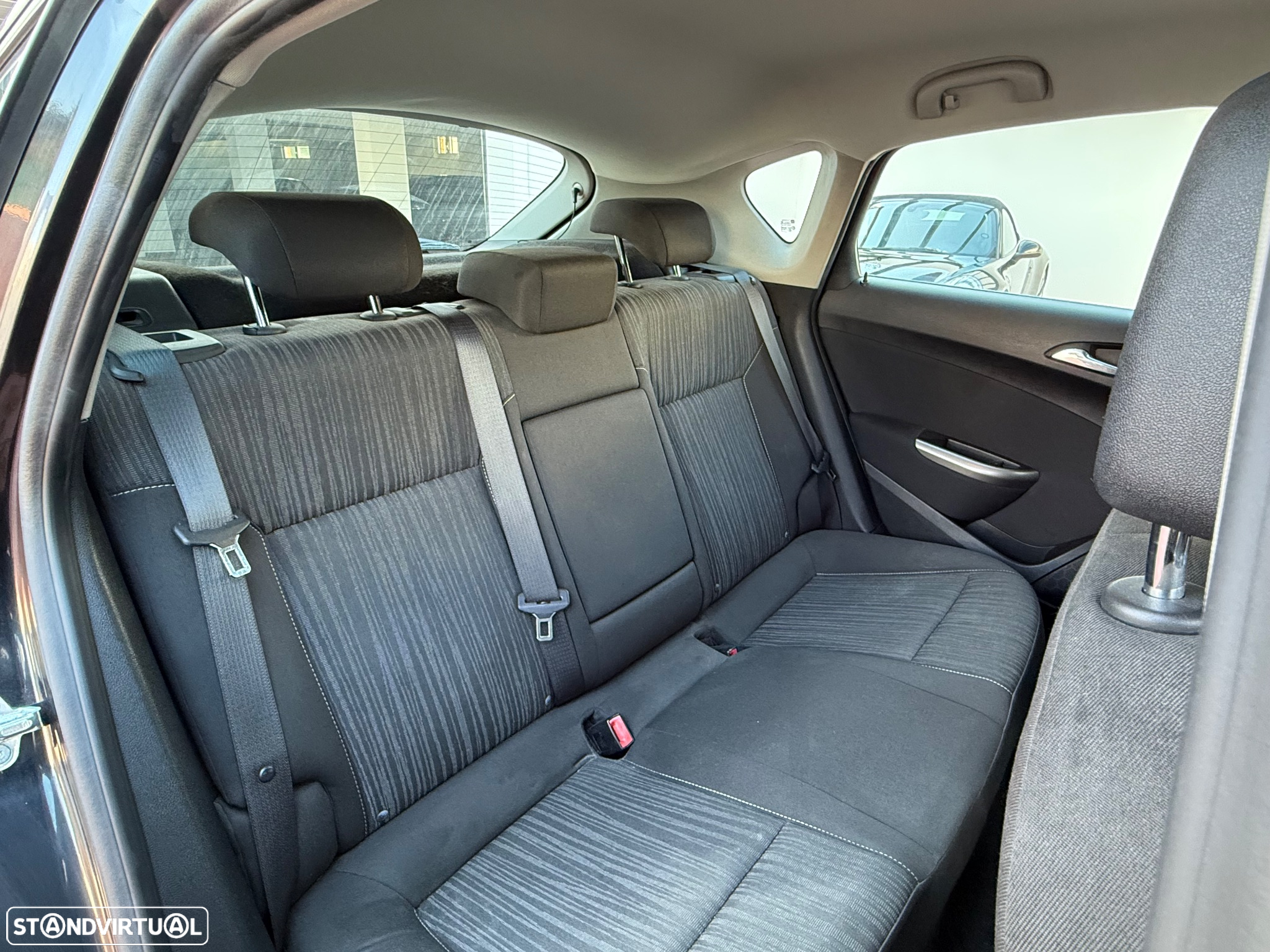 Opel Astra 1.7 CDTi Edition - 8