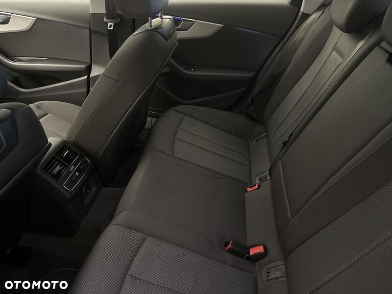 Audi A4 Limousine - 20