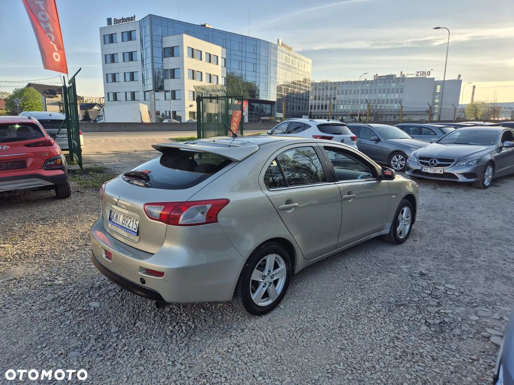 Mitsubishi Lancer 1.8 Inform LPG - 8