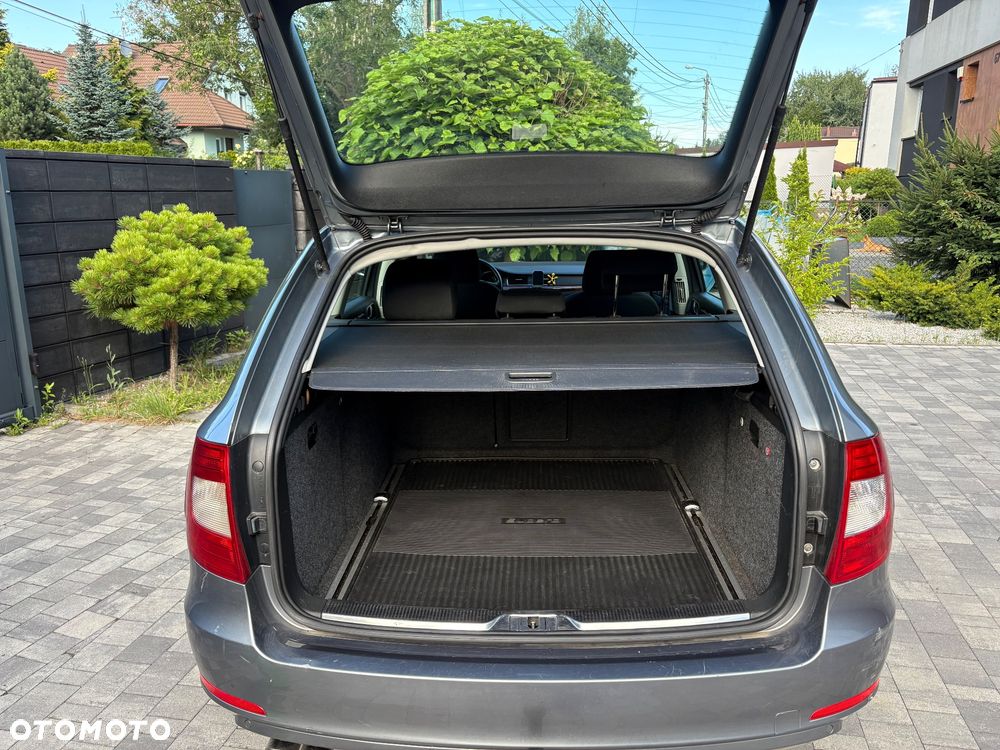 Skoda Superb 2.0 TDI Elegance DSG - 22