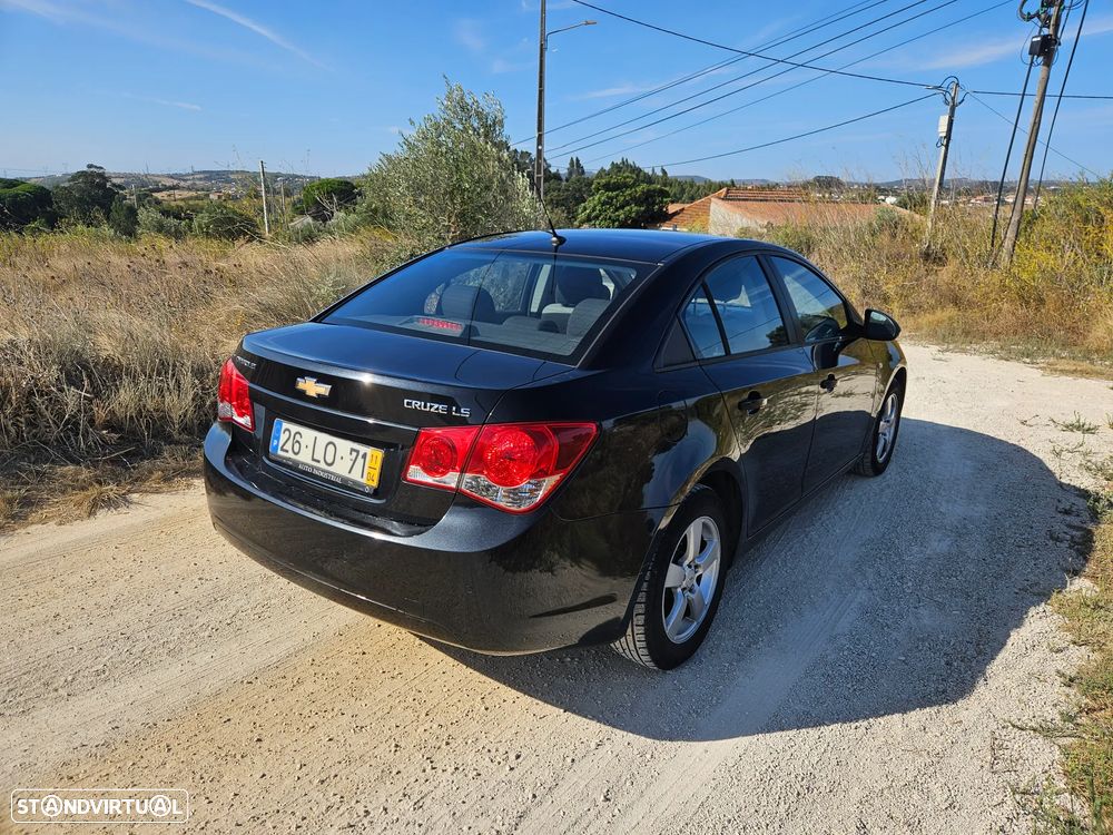 Chevrolet Cruze 1.6 LS - 4