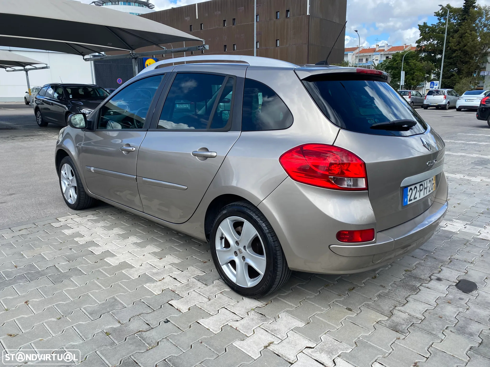 Renault Clio Break 1.5 dCi Dynamique S - 8