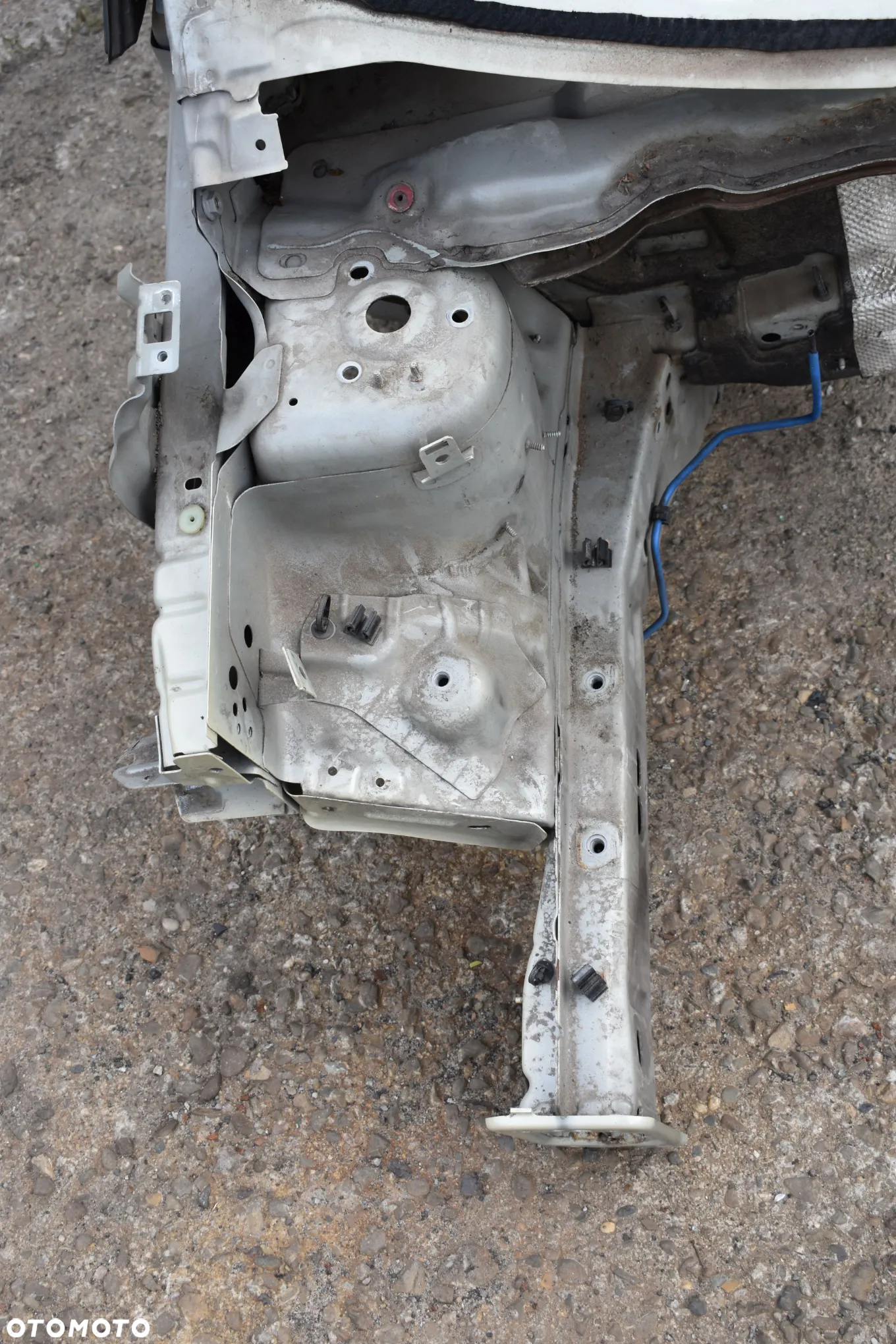 PODŁUŻNICA PRAWA FORD FIESTA MK7 2008r. - 2