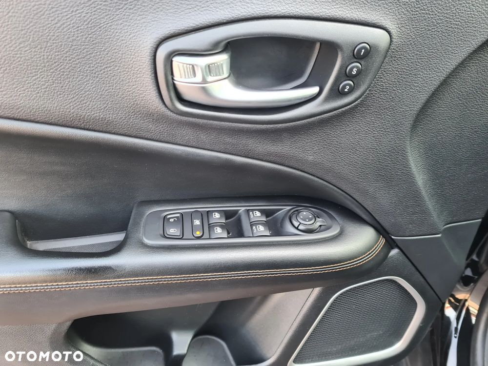 Jeep Compass 1.3 TMair Limited FWD S&S DDCT - 13