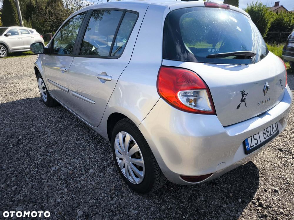 Renault Clio 1.2 16V 75 TomTom Edition - 2
