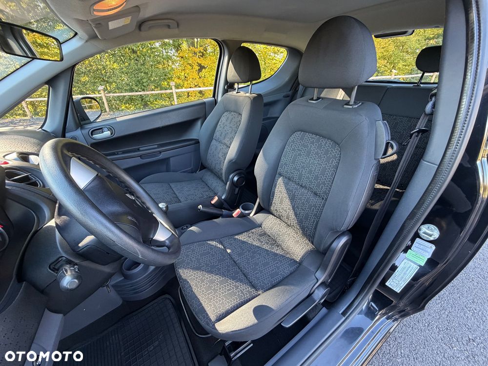 Mitsubishi Colt - 10