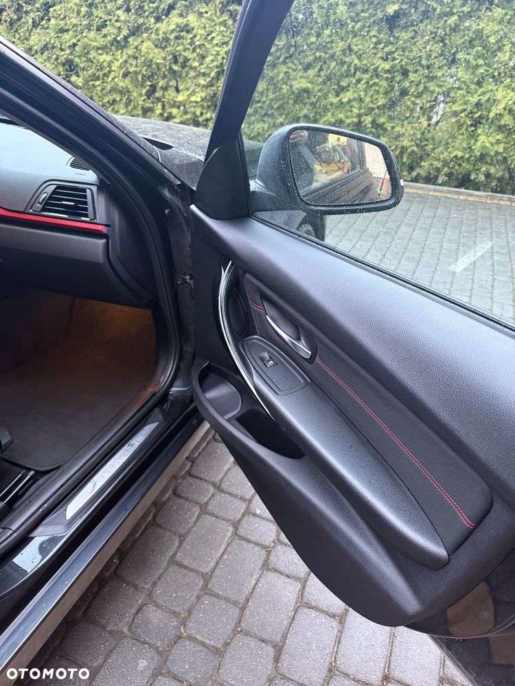 BMW Seria 3 320i xDrive Sport Line - 11