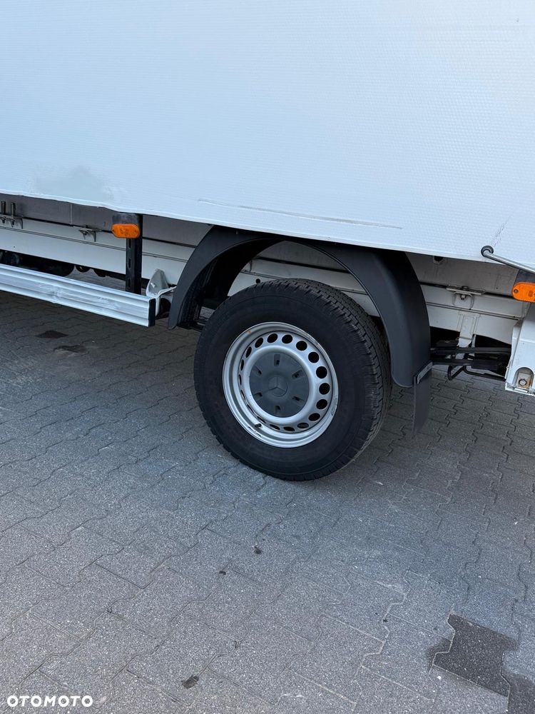 Mercedes-Benz Sprinter - 11