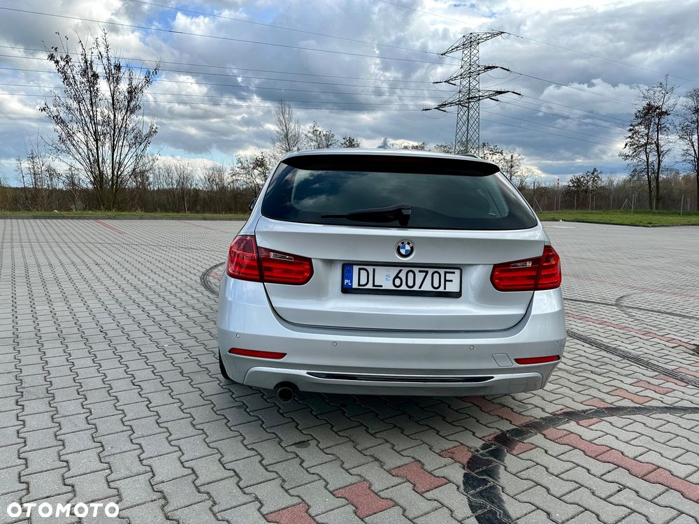 BMW 3 Series 2012 photo 4